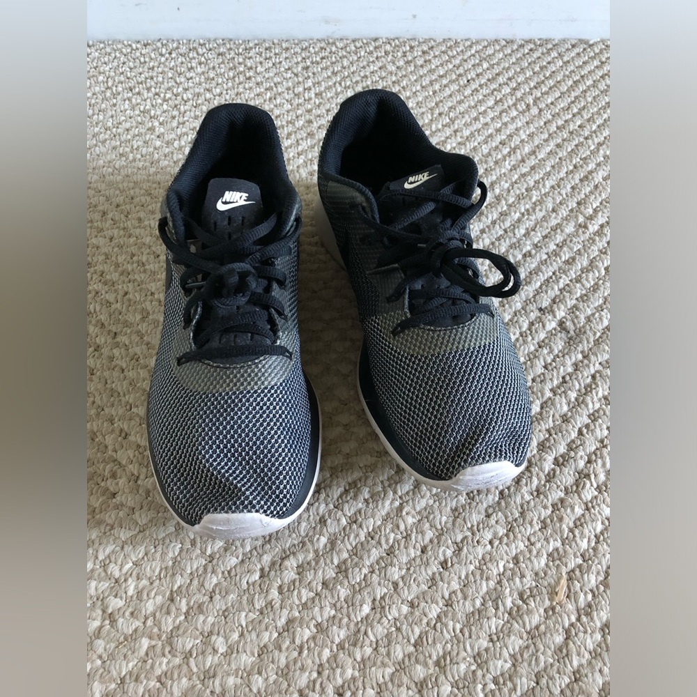 Nike Men’s Tanjun Racer Dark Grey Running Shoes Size 8.5